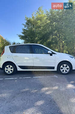 Минивэн Renault Scenic 2009 в 