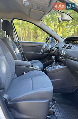 Минивэн Renault Scenic 2009 в 