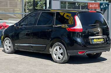 Минивэн Renault Scenic 2012 в 