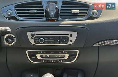 Минивэн Renault Scenic 2012 в 