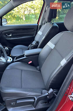 Минивэн Renault Scenic 2011 в 