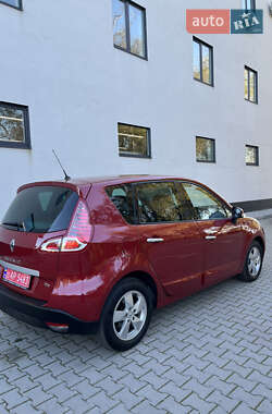 Минивэн Renault Scenic 2011 в 