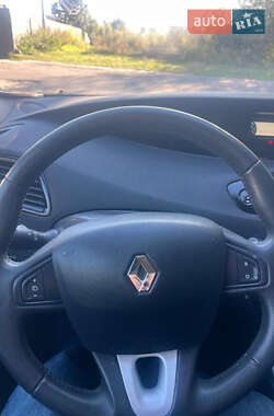 Минивэн Renault Scenic 2011 в 