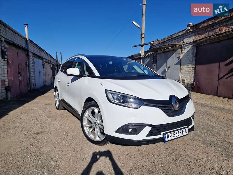 Минивэн Renault Scenic 2017 в 