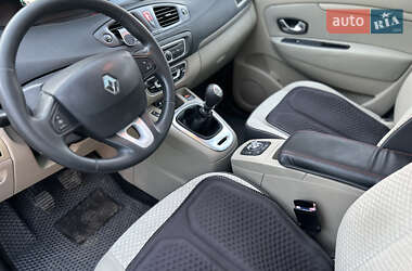 Минивэн Renault Scenic 2011 в 