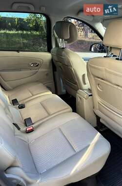 Минивэн Renault Scenic 2009 в 