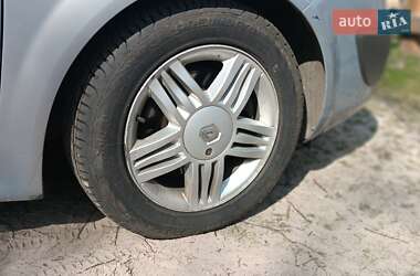 Минивэн Renault Scenic 2004 в 