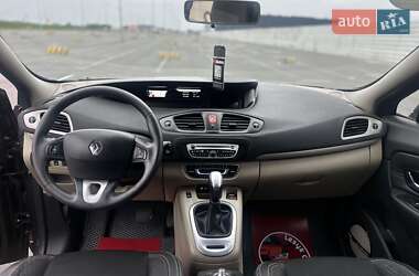 Минивэн Renault Scenic 2011 в 