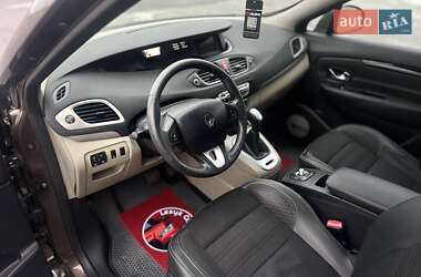 Минивэн Renault Scenic 2011 в 