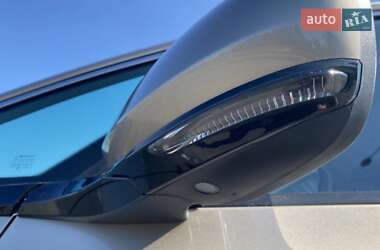 Минивэн Renault Scenic 2018 в 