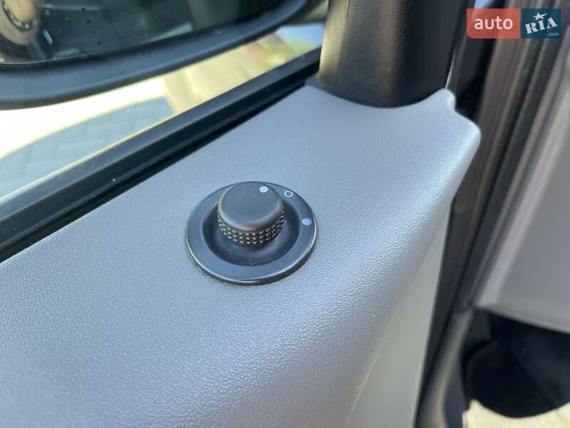 Минивэн Renault Scenic 2007 в Золочеве