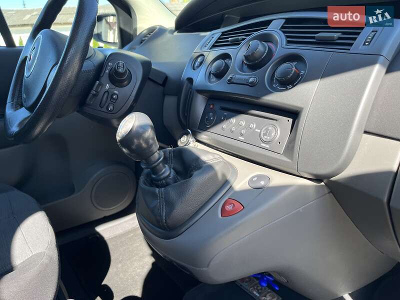 Минивэн Renault Scenic 2007 в Золочеве