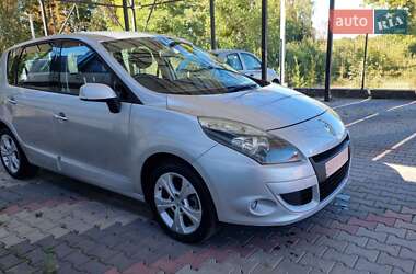 Минивэн Renault Scenic 2011 в 