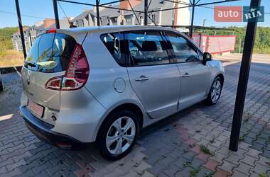 Минивэн Renault Scenic 2011 в 