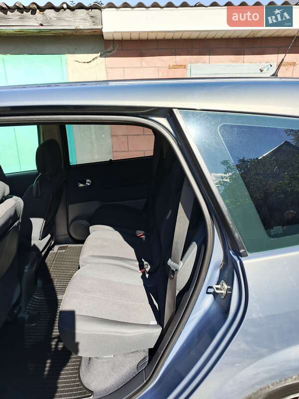 Минивэн Renault Scenic 2007 в Вараше
