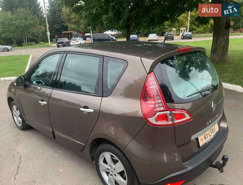 Минивэн Renault Scenic 2010 в Ровно