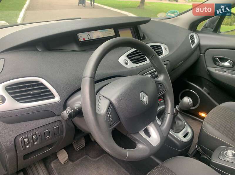 Минивэн Renault Scenic 2010 в Ровно
