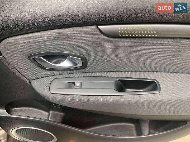Минивэн Renault Scenic 2010 в Ровно