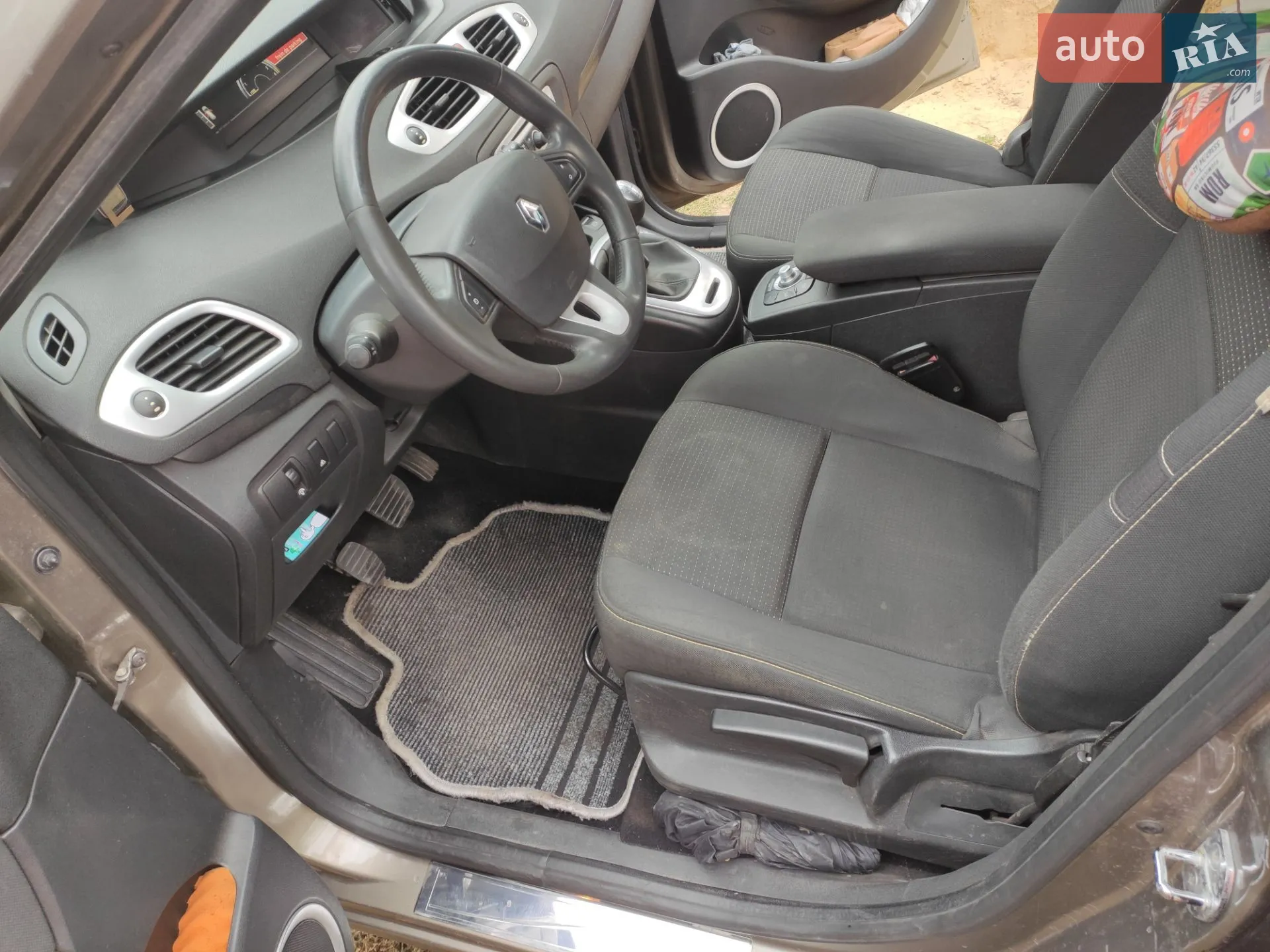2010 Renault Scenic - мініатюра 21