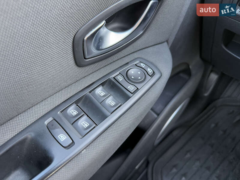 Минивэн Renault Scenic 2010 в Днепре