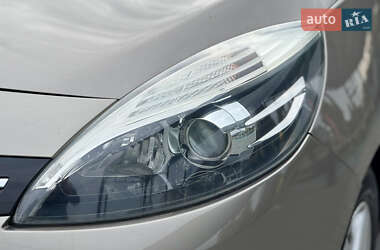 Минивэн Renault Scenic 2012 в 