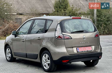 Минивэн Renault Scenic 2012 в 