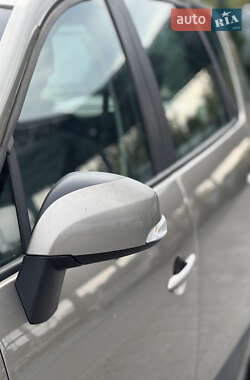 Минивэн Renault Scenic 2012 в 