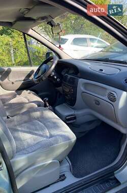 Минивэн Renault Scenic 2003 в 