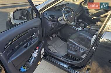 Минивэн Renault Scenic 2015 в 
