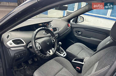 Минивэн Renault Scenic 2011 в 