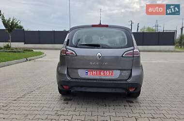 Минивэн Renault Scenic 2012 в 