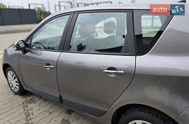 Минивэн Renault Scenic 2012 в 