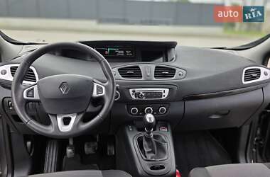 Минивэн Renault Scenic 2012 в 