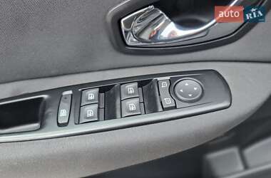 Минивэн Renault Scenic 2012 в 