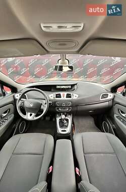 Минивэн Renault Scenic 2009 в 