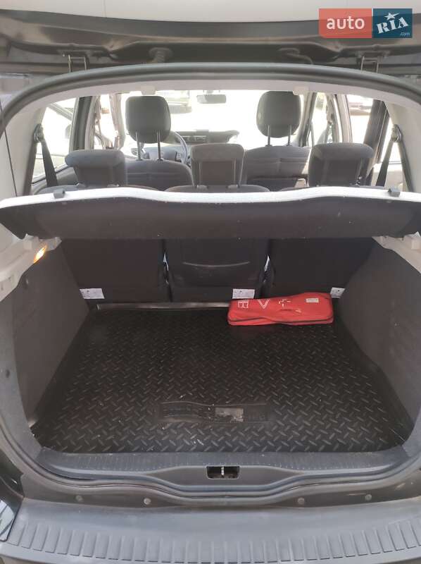 Минивэн Renault Scenic 2009 в Ровно