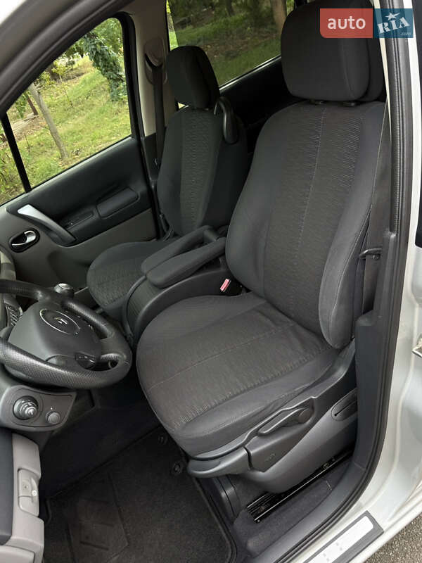 Минивэн Renault Scenic 2007 в Чернигове