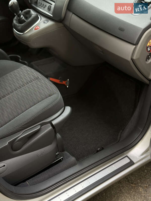 Минивэн Renault Scenic 2007 в Чернигове