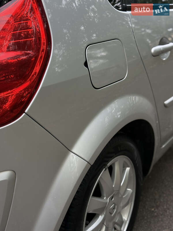 Минивэн Renault Scenic 2007 в Чернигове