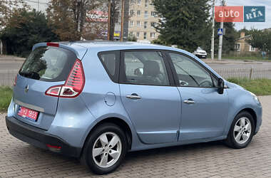 Минивэн Renault Scenic 2010 в 