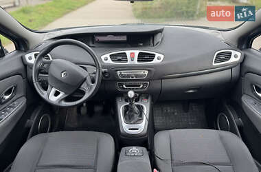 Минивэн Renault Scenic 2010 в 