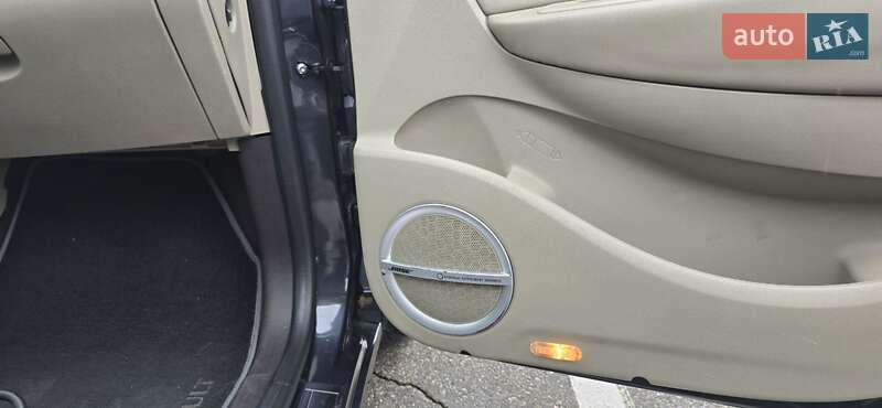 Мінівен Renault Scenic 2011 в Києві