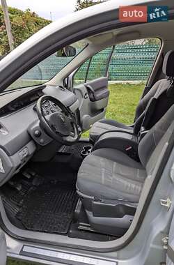 Минивэн Renault Scenic 2005 в 