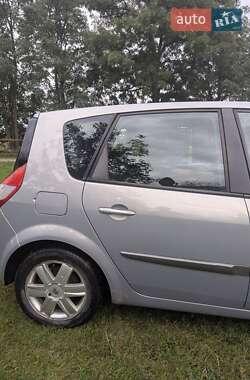 Минивэн Renault Scenic 2005 в 