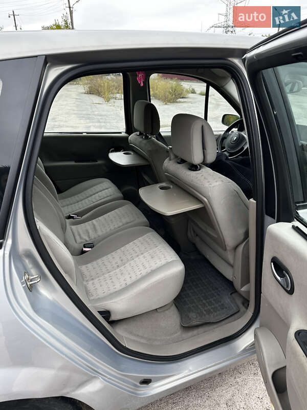 Минивэн Renault Scenic 2003 в Никополе
