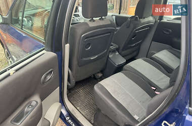 Минивэн Renault Scenic 2004 в 