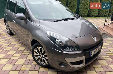 Минивэн Renault Scenic 2011 в 