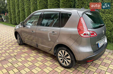 Минивэн Renault Scenic 2011 в 