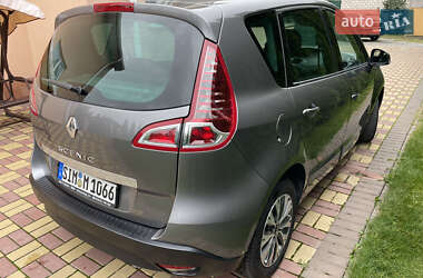 Минивэн Renault Scenic 2011 в 
