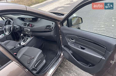 Минивэн Renault Scenic 2014 в 
